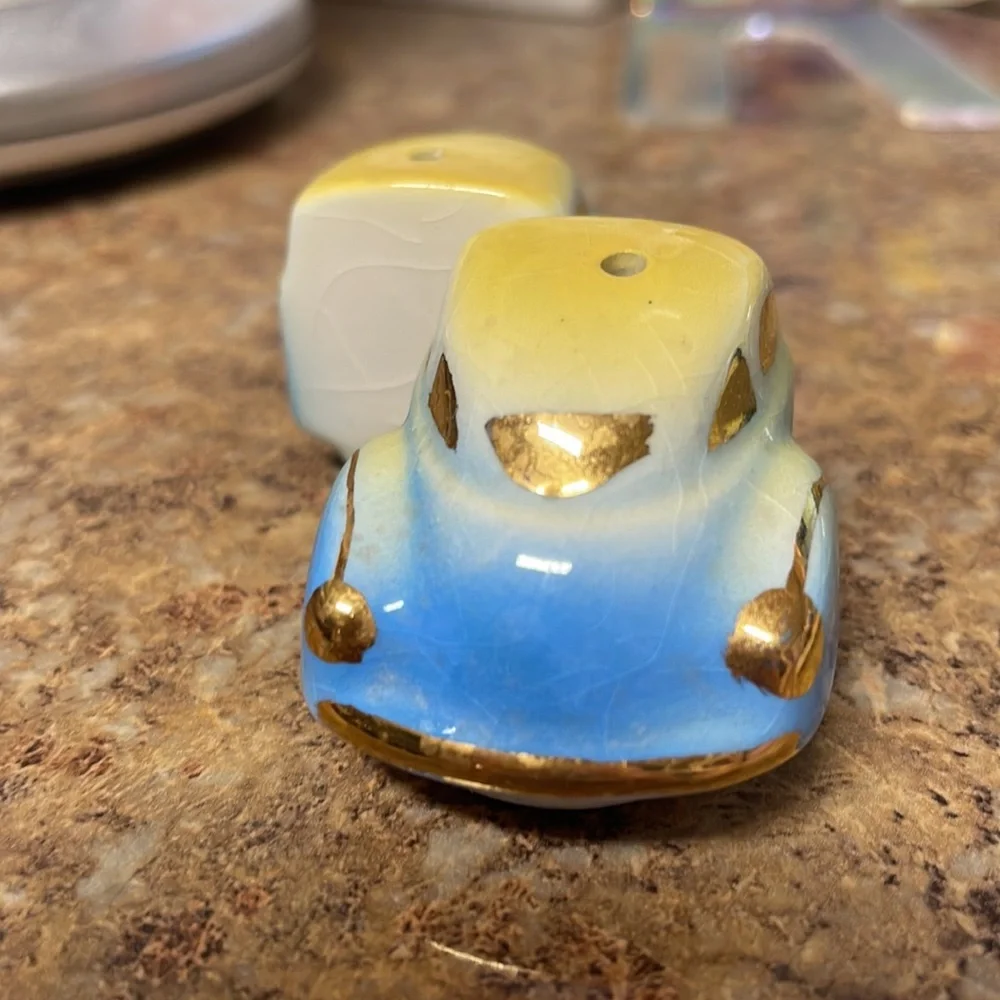 Vintage Car Salt and Pepper Shaker Set